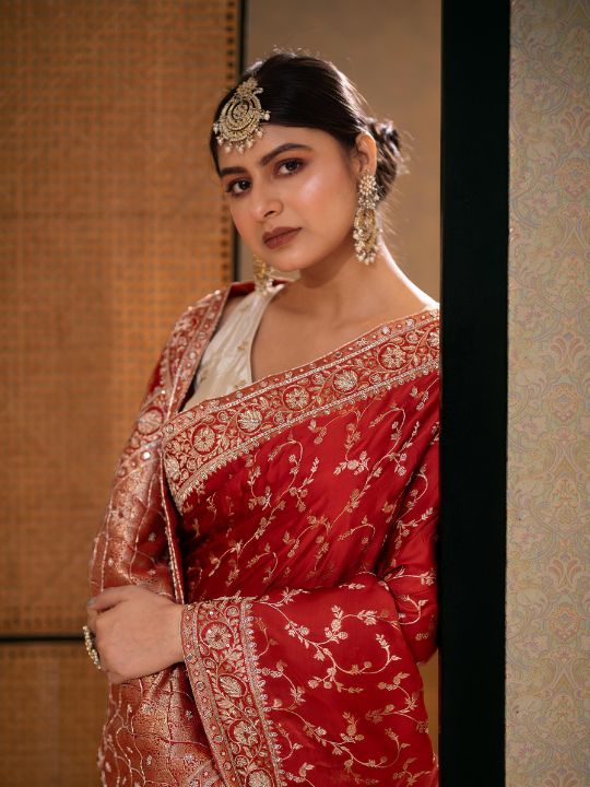 Designer Red Banarasi Silk Saree – Heavy Zari Embroidery & Bridal Appeal